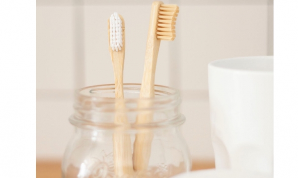 Naturalne produkty do higieny jamy ustnej