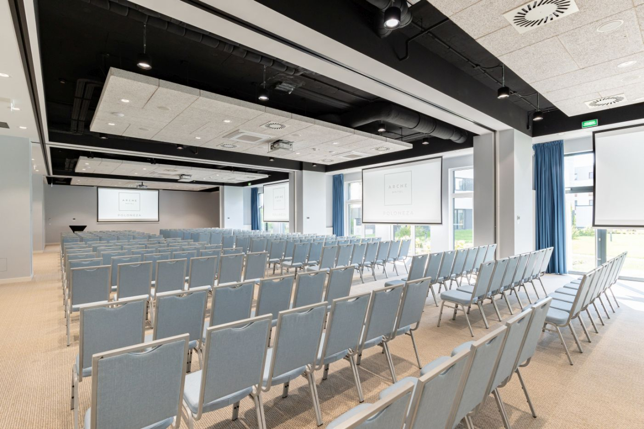 Jaki hotel w Warszawie i okolicach wybrać na konferencję? Kompleksowy przewodnik dla organizatorów wydarzeń biznesowych